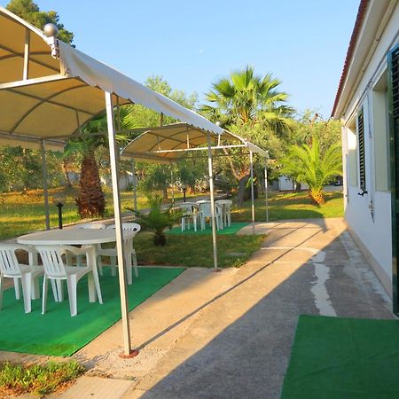 Hotel Residence Villa Ascoli Vieste Bagian luar foto