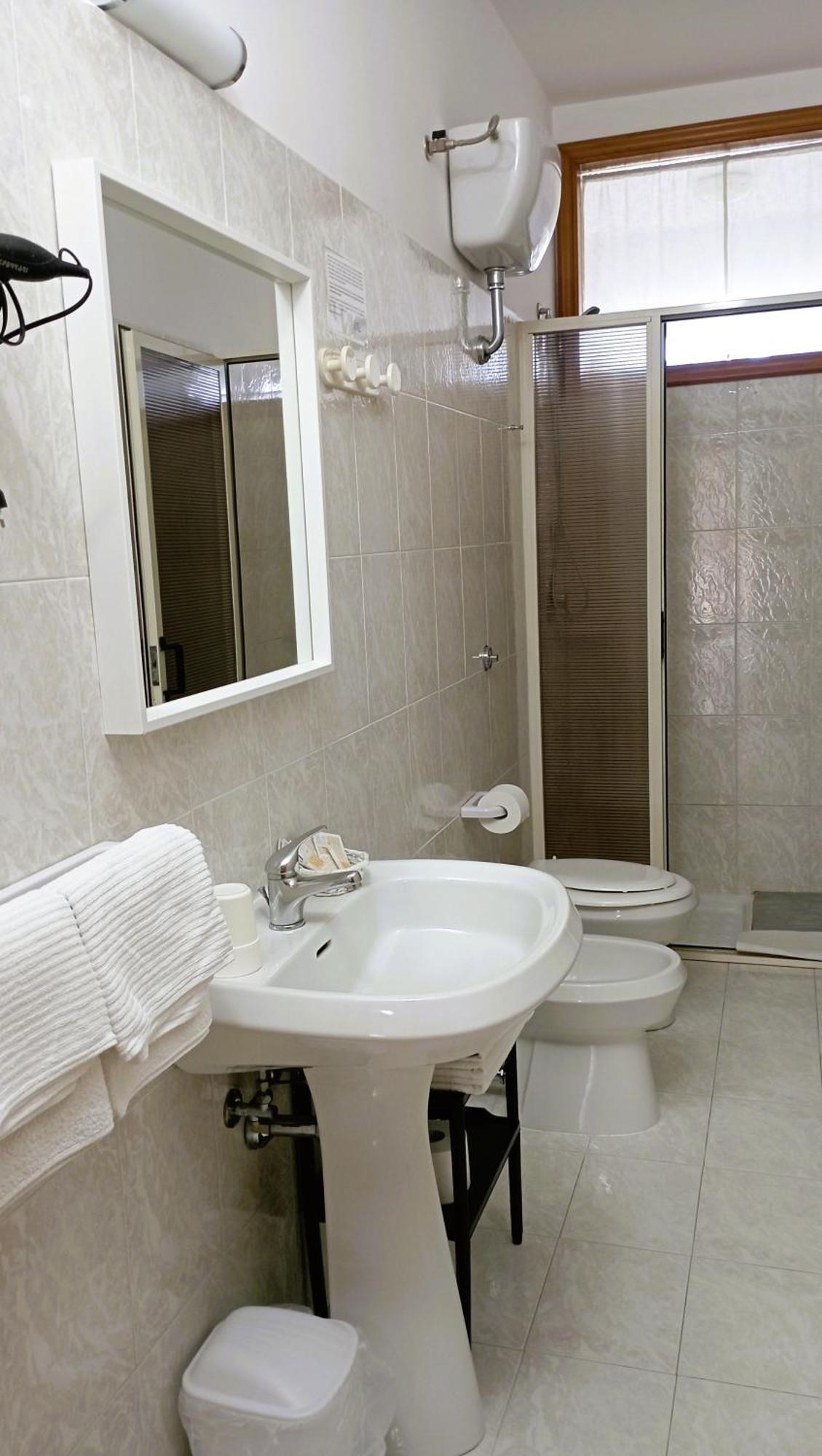 Hotel Residence Villa Ascoli Vieste Bagian luar foto