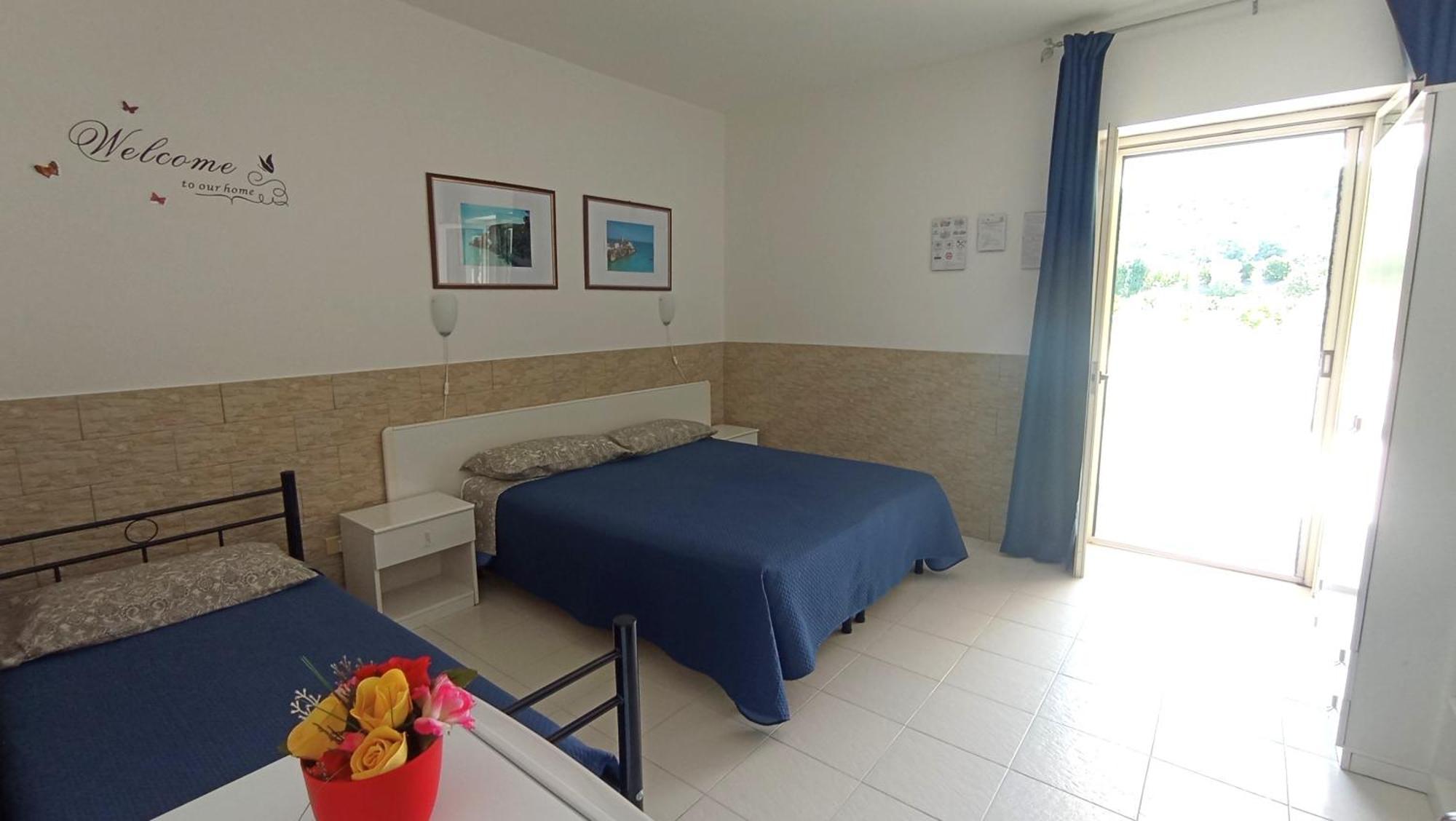 Hotel Residence Villa Ascoli Vieste Bagian luar foto
