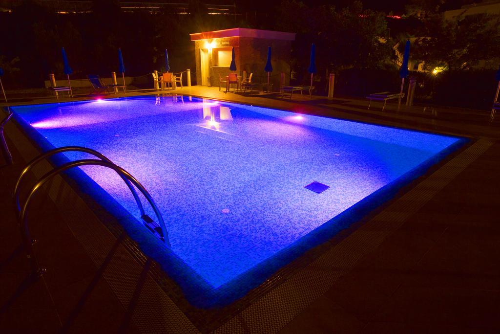 Hotel Residence Villa Ascoli Vieste Bagian luar foto