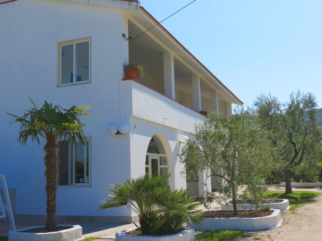 Hotel Residence Villa Ascoli Vieste Bagian luar foto