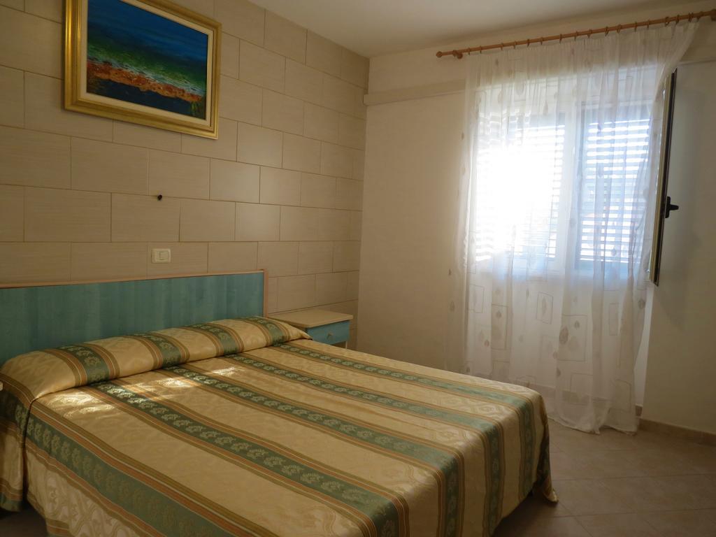 Hotel Residence Villa Ascoli Vieste Bagian luar foto